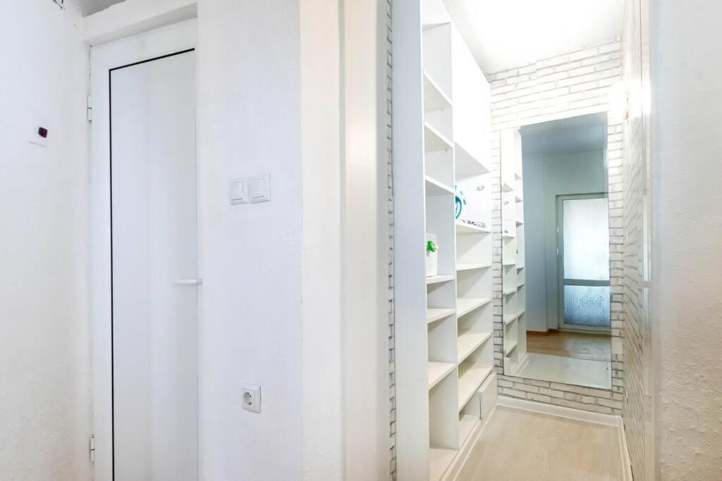 Sunny 2-Bedroom Maisonette Varna & Parking Exterior foto