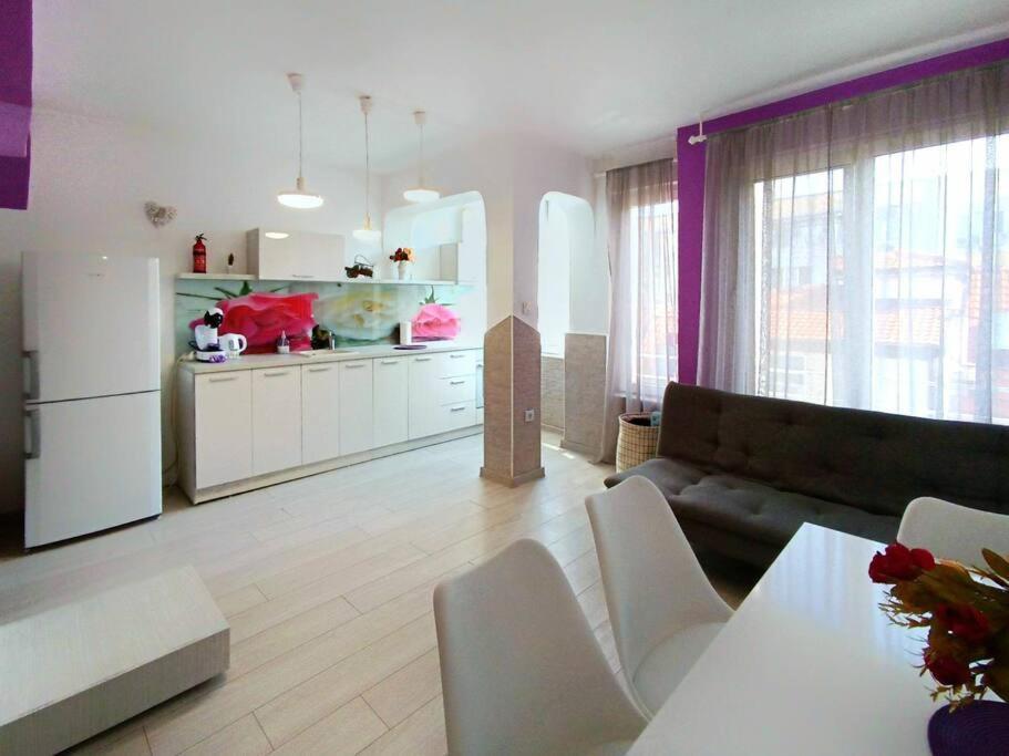 Sunny 2-Bedroom Maisonette Varna & Parking Exterior foto