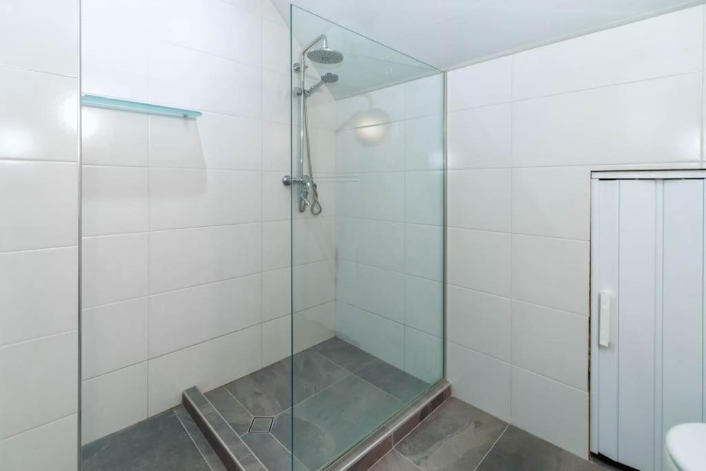 Sunny 2-Bedroom Maisonette Varna & Parking Exterior foto